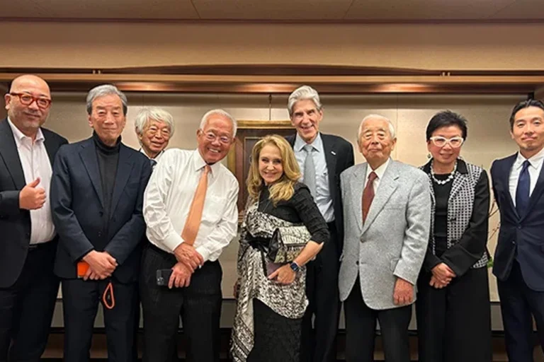 Group photo of Terasaki UCLA in Japan